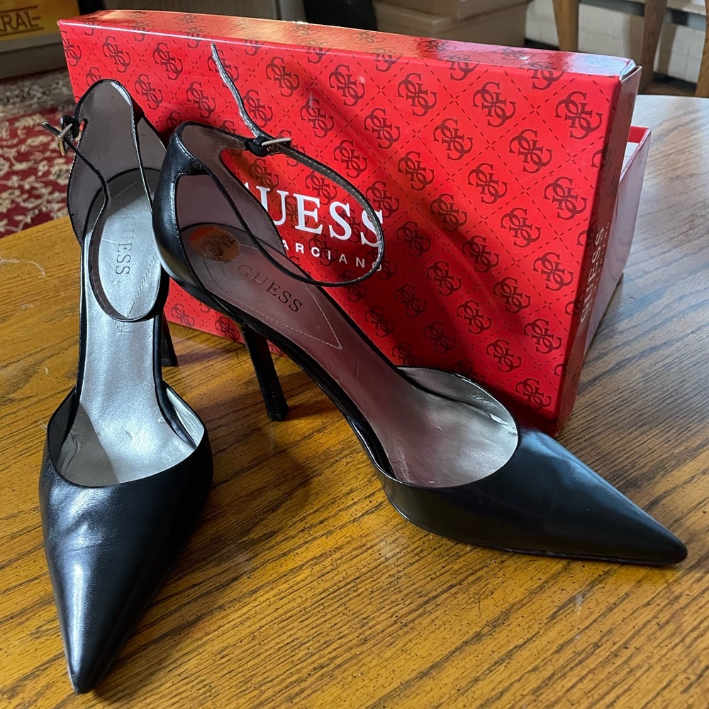 Guess Black Pointed Toe Heels